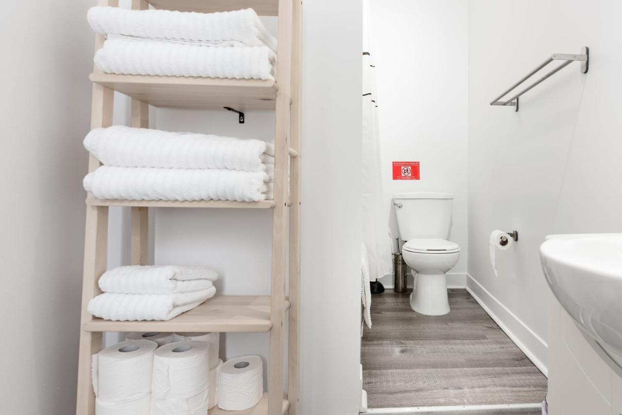 Apartments Near Montreal Olympic Park Экстерьер фото